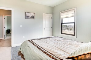 2 Schlafzimmer, Bügeleisen/Bügelbrett, Bettwäsche