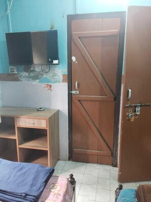 Single Room | Free WiFi, bed sheets - Hotel Tapash By GRB (Silchar)