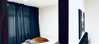 Elegant 5BR Home Ideal for Families