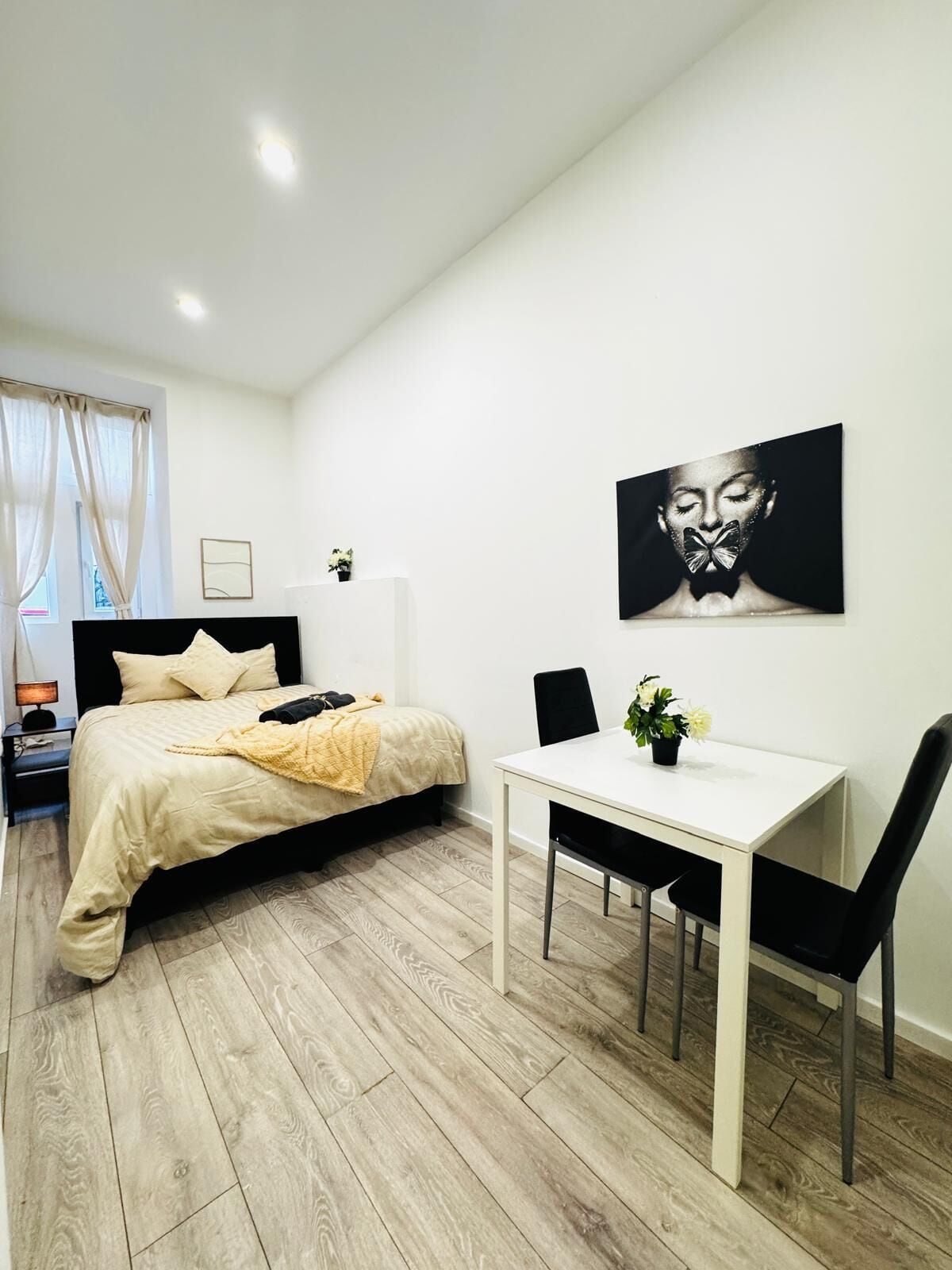Basic-Zimmer | Bügeleisen/Bügelbrett