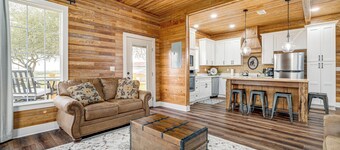 Furnished Deck + Views: Rural Schulenburg Retreat