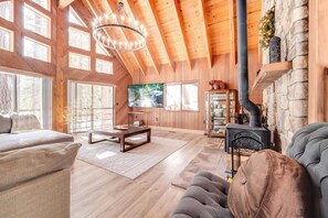 TV, books - Ski, Hike & Fish: Cabin w/ Deck in Soda Springs! (Soda Springs)