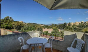 Outdoor dining - Apartments for 4 People (Grosseto-Prugna)