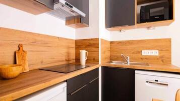 Fridge, microwave, dishwasher