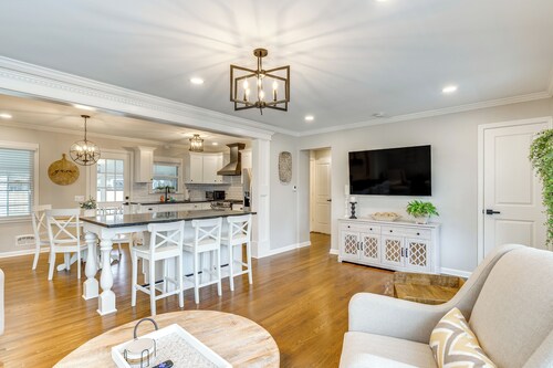 Screened Patio & Fire Pit: Modern Westerville Home