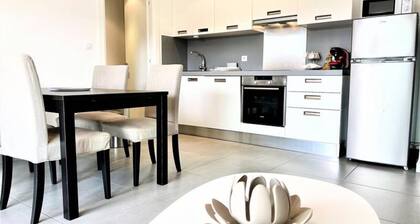 3 Rooms for 4 People
