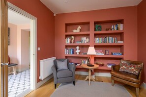 Interior - Luxurious House, Lodge & Garden, Private Parking (Gloucestershire)