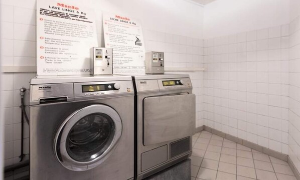 Interior - Double Room 2 People (Bourg-Saint-Maurice)