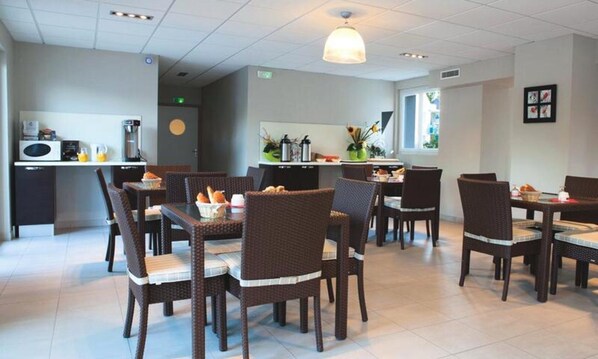 Dining - Studio 2 People Terrace (Plescop)