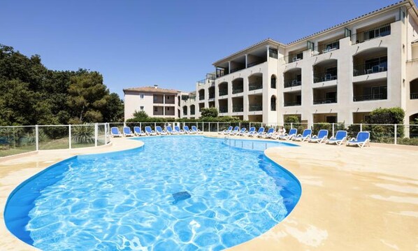 Pool - Apartment for 4/5 People (Six-Fours-les-Plages)