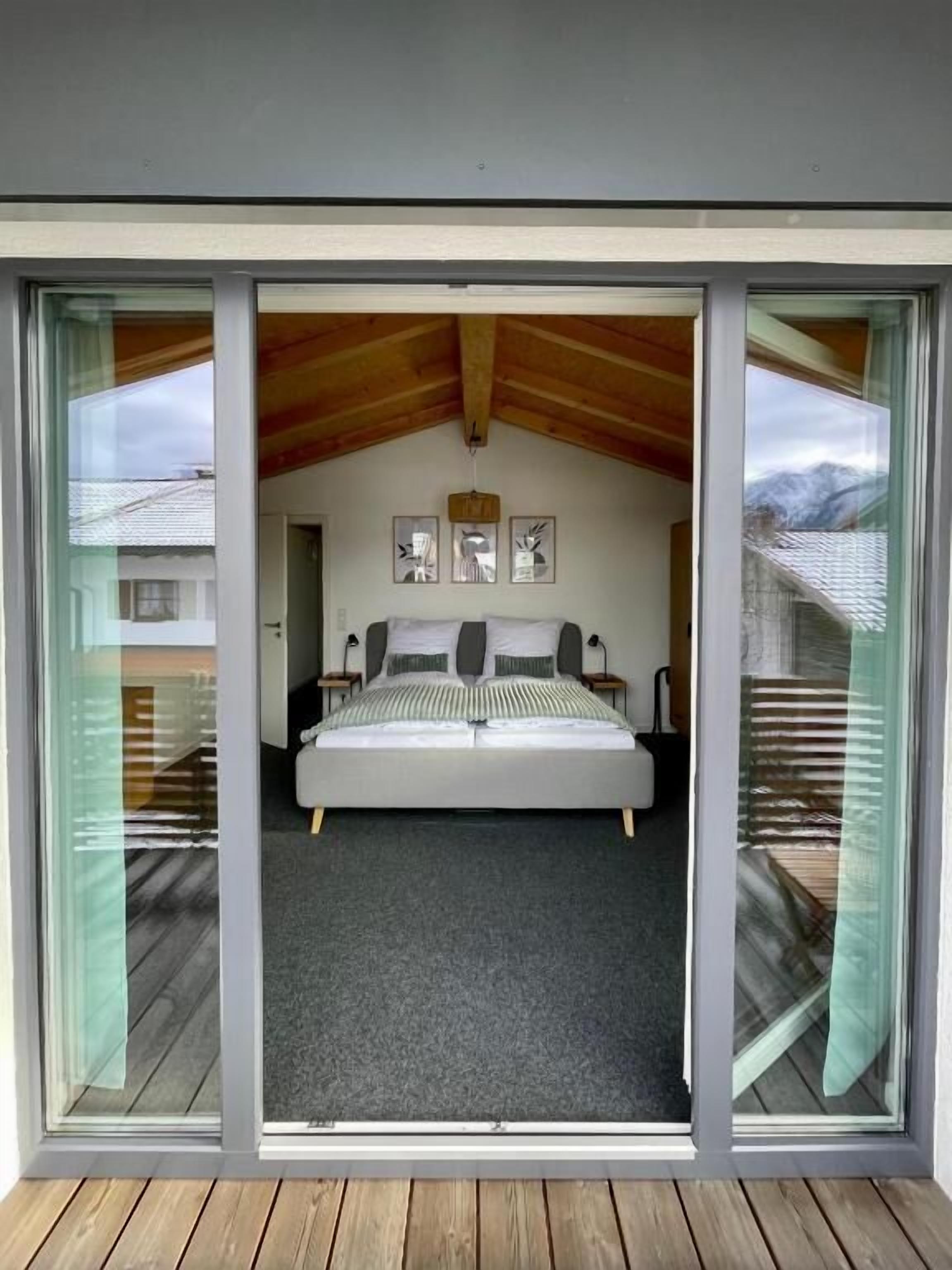 2 bedrooms, bed sheets