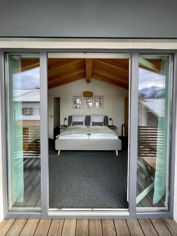 2 bedrooms, bed sheets