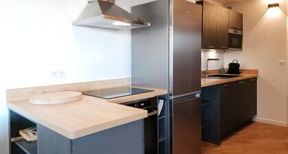 2 Rooms for 6 People