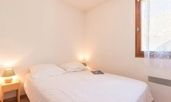 Individually furnished, iron/ironing board - 3 Rooms for 6 People (Saint-Chaffrey)