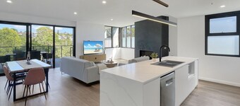 Modern 3-Bedroom Golfside Apartment with Balcony