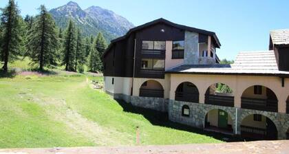 4 Rooms for 6 People