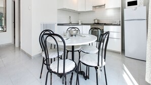 Apartment | Dining - Apartment in Llafranc Near Sandy Beach (Palafrugell)