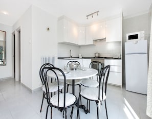Apartment | Dining
