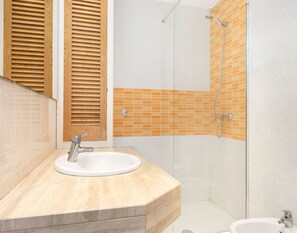 Apartment | Bathroom - Apartment for 6 Persons in Costa Brava (Palafrugell)