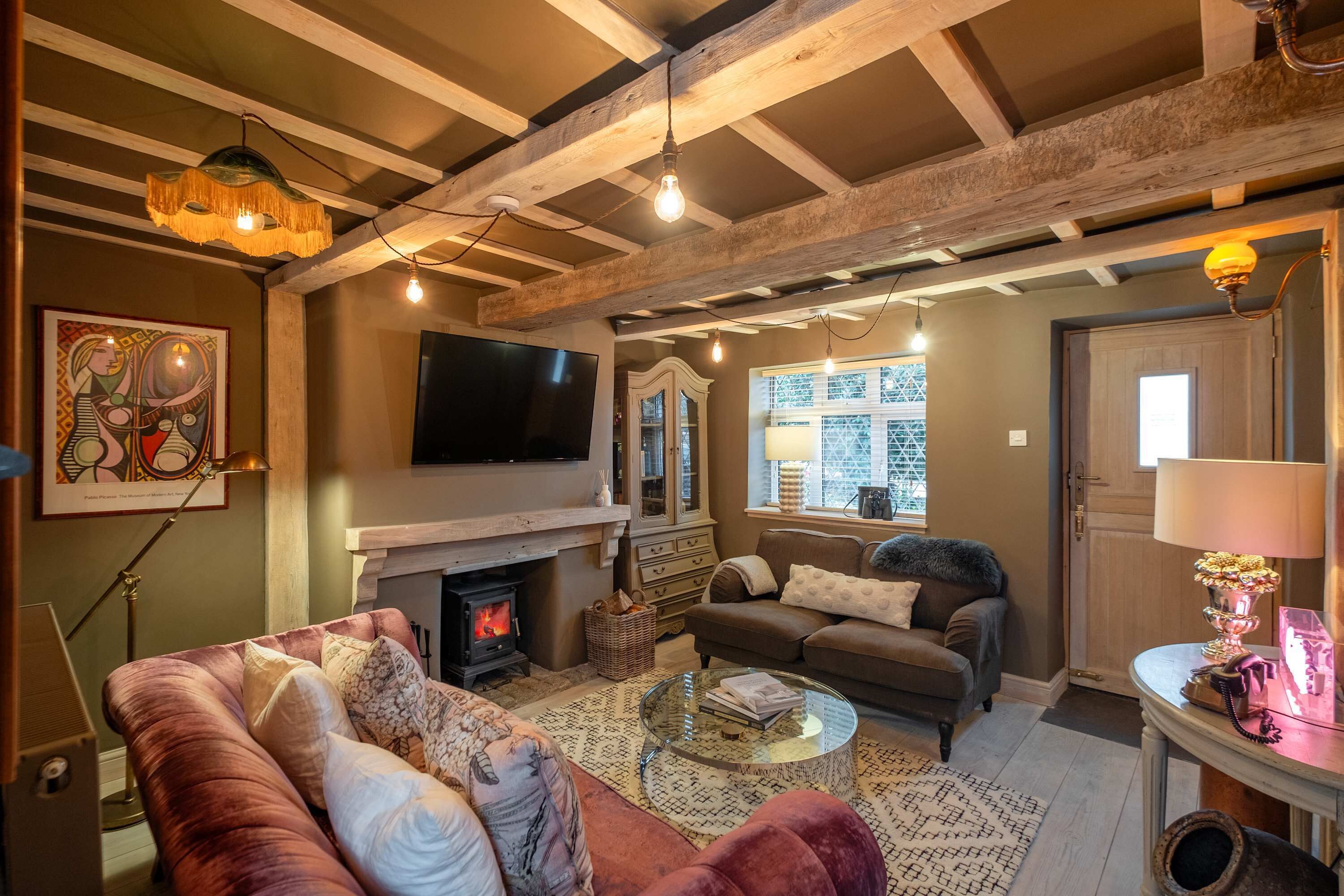 TV, fireplace, offices