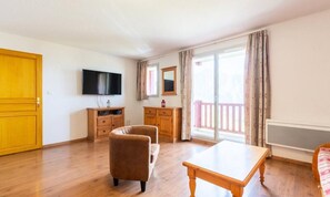 Living area - 4 Rooms for 8 People (Germ)