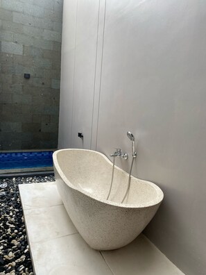 Bañera profunda