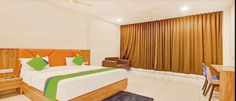 Luxury Suite | 1 bedroom, desk, laptop workspace, free WiFi