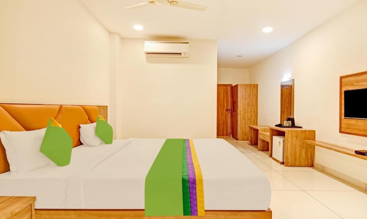 Deluxe Double Room | Minibar, desk, laptop workspace, free WiFi