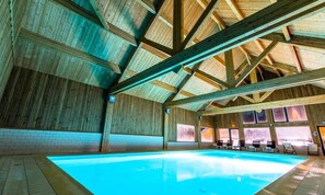 Hồ bơi ngoài trời 