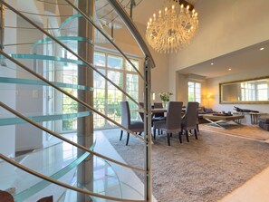 Interior - L'Eclat (Cannes)