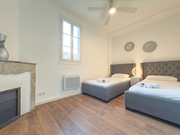4 habitaciones, tabla de planchar con plancha y wifi gratis