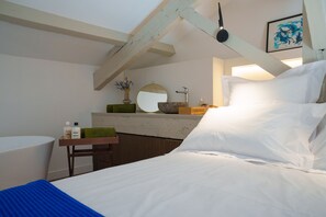 Iron/ironing board, free WiFi