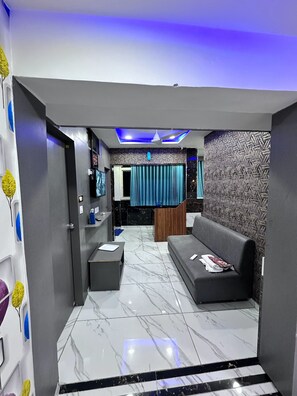 Lobby sitting area - HOTEL THE PACIFIC (Ahmedabad)