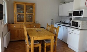 Frigorifero, microonde, forno, lavastoviglie