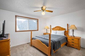 4 bedrooms, free WiFi, bed sheets