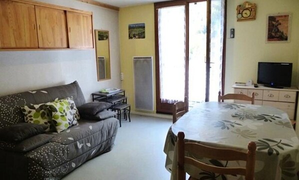 Living area - Studio for 5 People (Bareges)