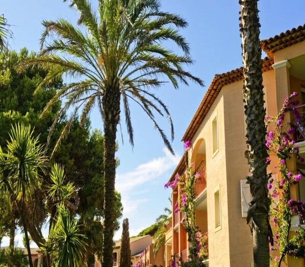 숙박 시설 구내