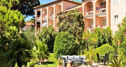 Residence The Pinewood Apartments