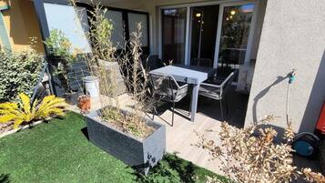 Tempat makan outdoor