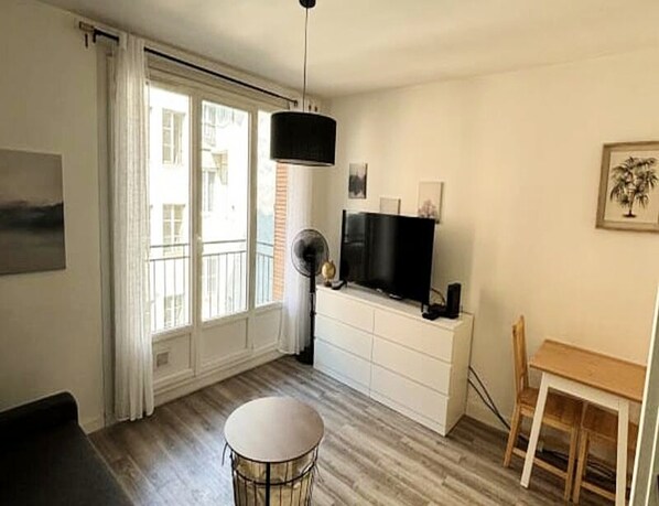 Living room - The Saint Francis Hypercenter (Grenoble)