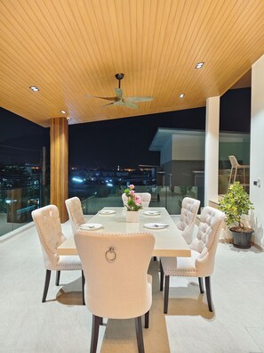 Outdoor dining