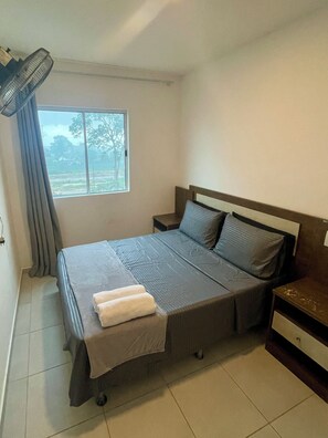 2 bedrooms, iron/ironing board, free WiFi, bed sheets