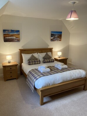 4 bedrooms, WiFi, bed sheets, wheelchair access