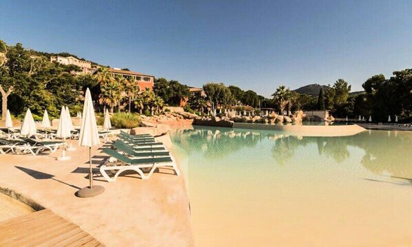 Piscine extérieure