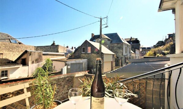 تناول الطعام بالخارج