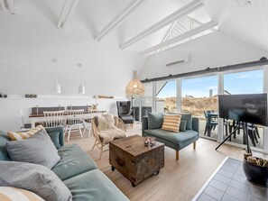 TV, fireplace, foosball - "Jelisaveta" - 500m from the sea by Interhome (Ringkøbing)