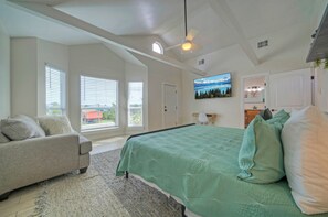 7 bedrooms, iron/ironing board, free WiFi, bed sheets