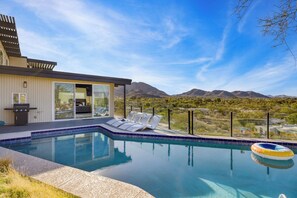 Pool - Panoramic Views, Private Pool, Patio Lounge w/ Firepit | Royal Palm by AvantStay (Paradise Valley)