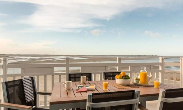 Outdoor dining - Studio 4 People - 1 Sleeping Area - Sea View (Le Crotoy)