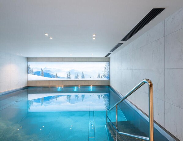Outdoor pool, a heated pool - Stallion A Residence (Megeve)